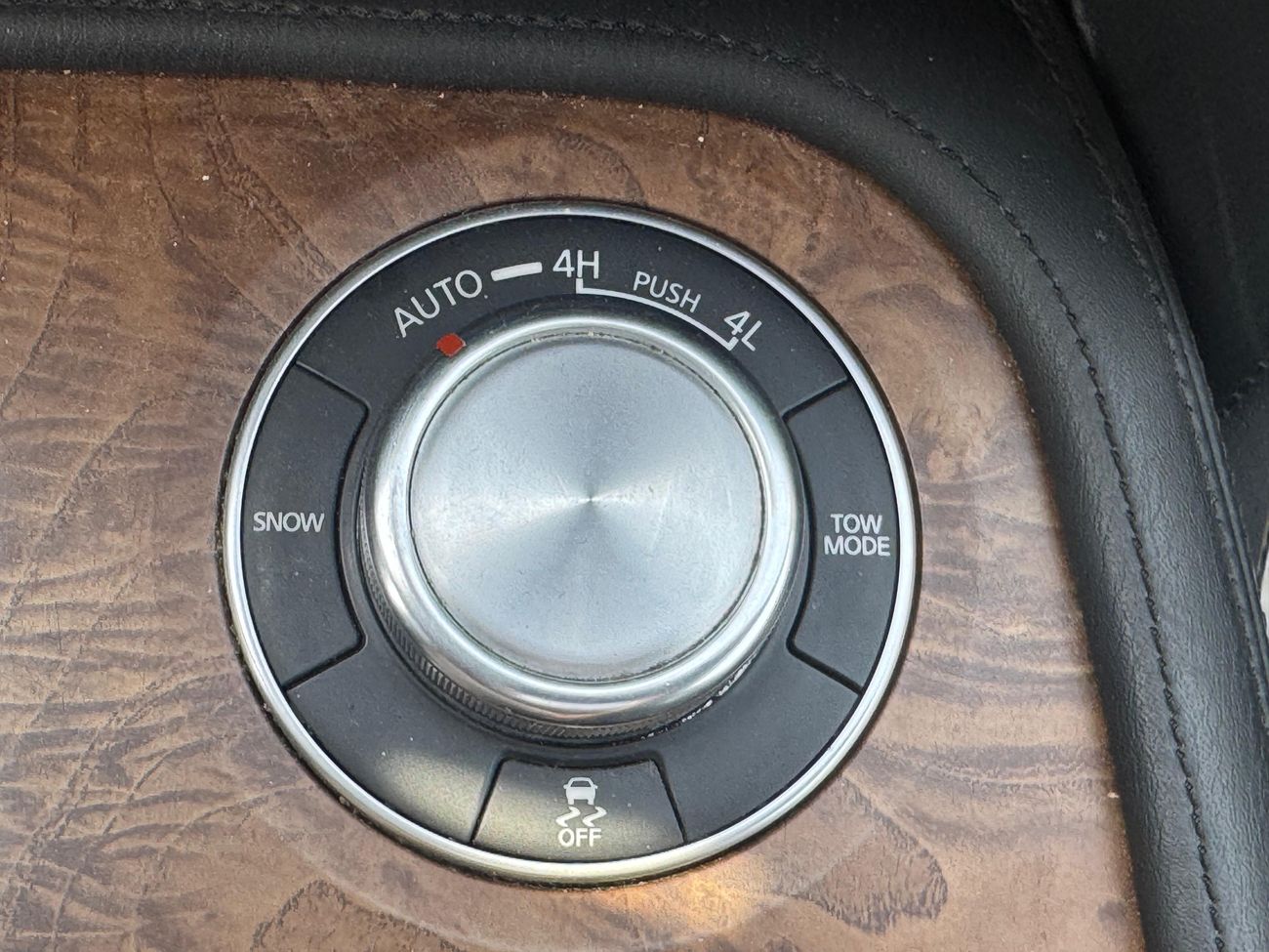 Nissan Armada PATROL / 5.6 V8 PETROL / PWR SEATS WITH 360* CAMERA / FULL OPT / UAE REGISTERED