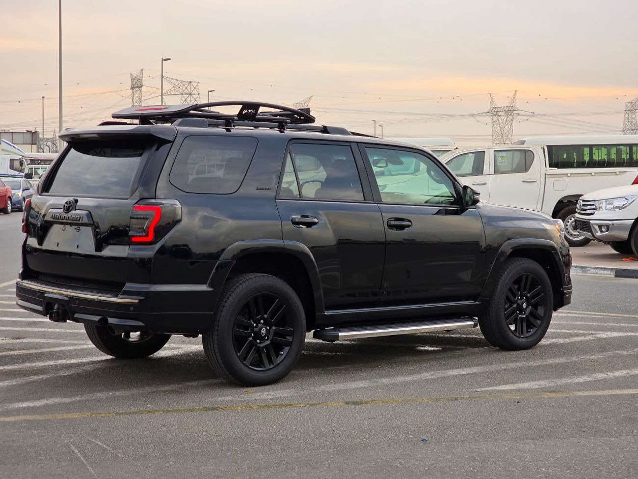 تويوتا Runner4 Nightshade Edition