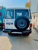 تويوتا لاند كروزر Toyota landcruise Hardtop 2011model 4.2 1HZ Diesel engine Colour White Transmission Manual Interior 