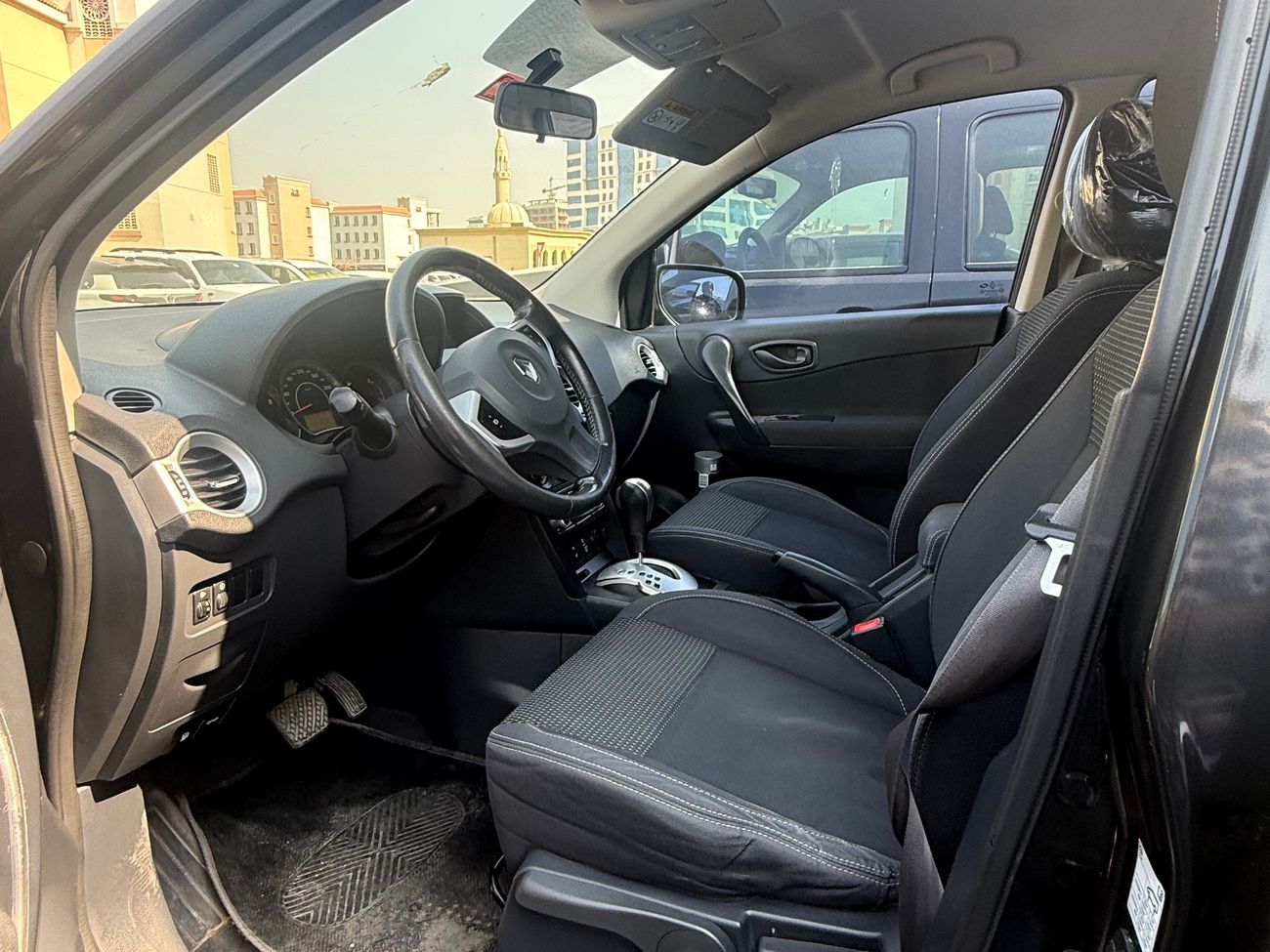 رينو كوليوس 2.5 Ltr, 4X4 (4 Wheel drive)Full comprihensive insurance just renewed.