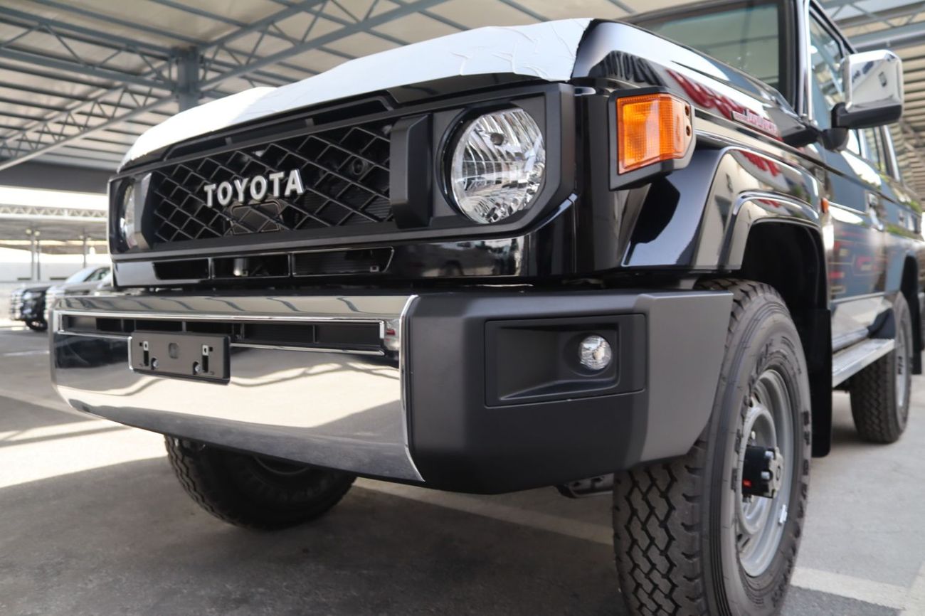 Toyota Land Cruiser 70 GRJ76 4.0 V6 PETROL M/T 40th ANNIVERSARY **EXPORT ONLY**التصدير فقط خارج الخليج***