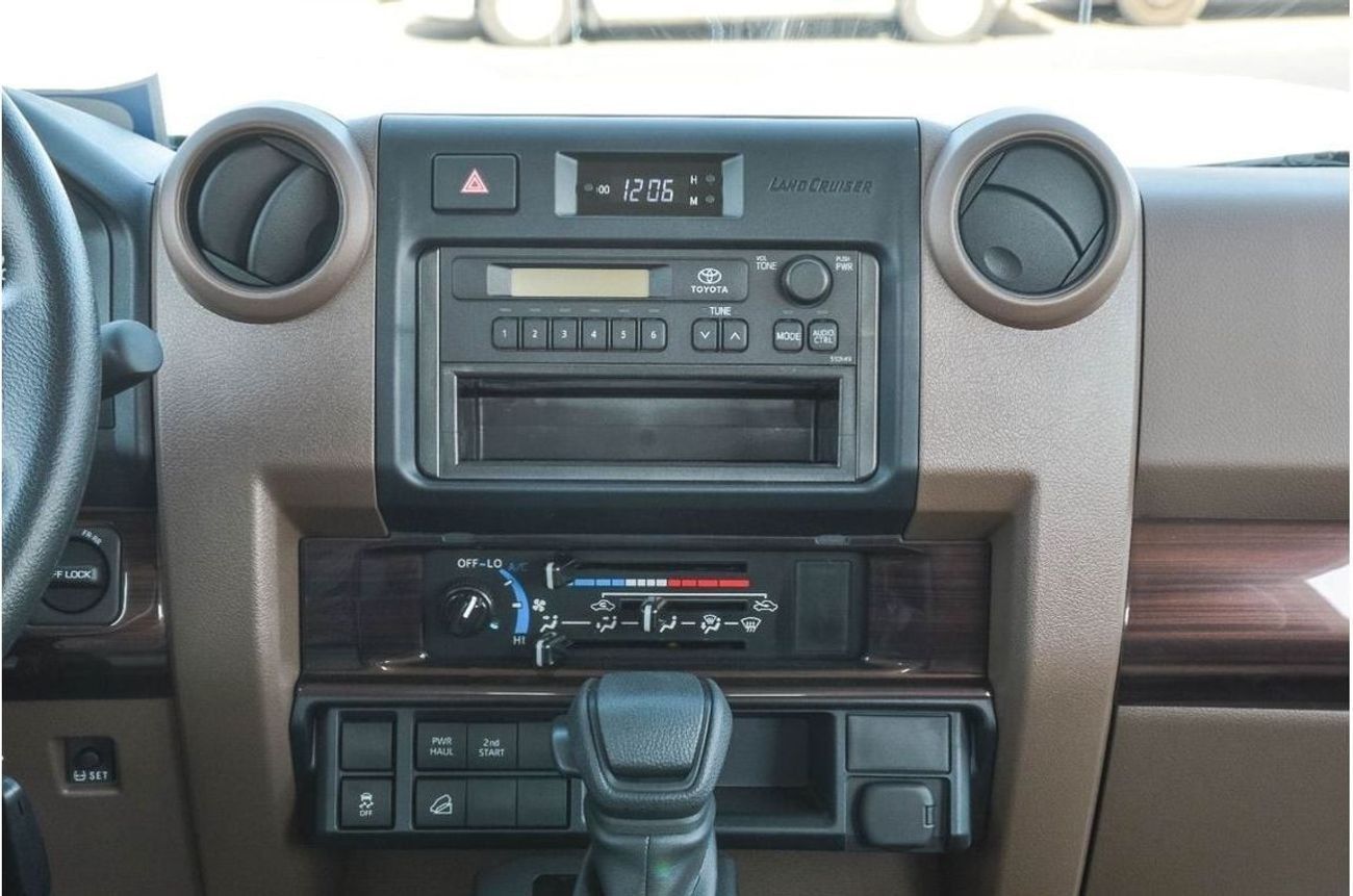 تويوتا لاند كروزر بيك آب TOYOTA LAND CRUISER 79 4.0L AT DC 4WD PICKUP 2025