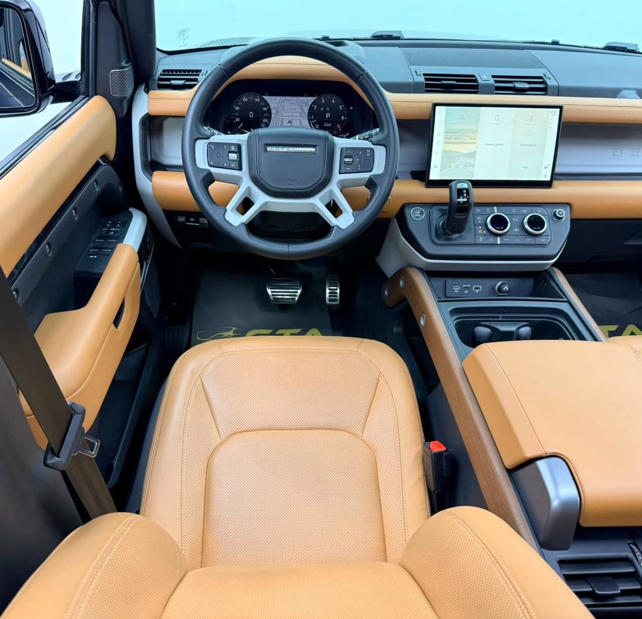 Land Rover Defender 2024 Land Rover Defender 110 HSE P400, 2029 LR Warranty + Service Pack, Full LR Service Pack, GCC