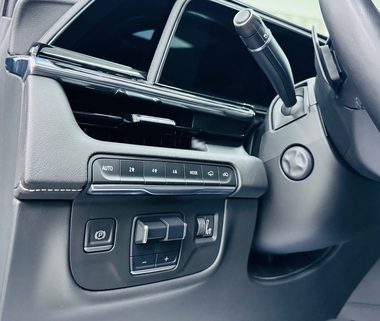 Cadillac Escalade Sport Platinum 6.2L 4WD