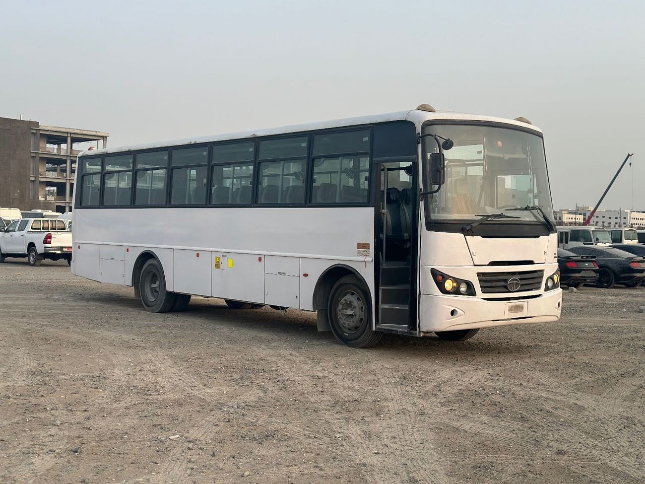 Tata LPO 1618 GCC BUS PASSENGERS 67 SEATS NON AC
