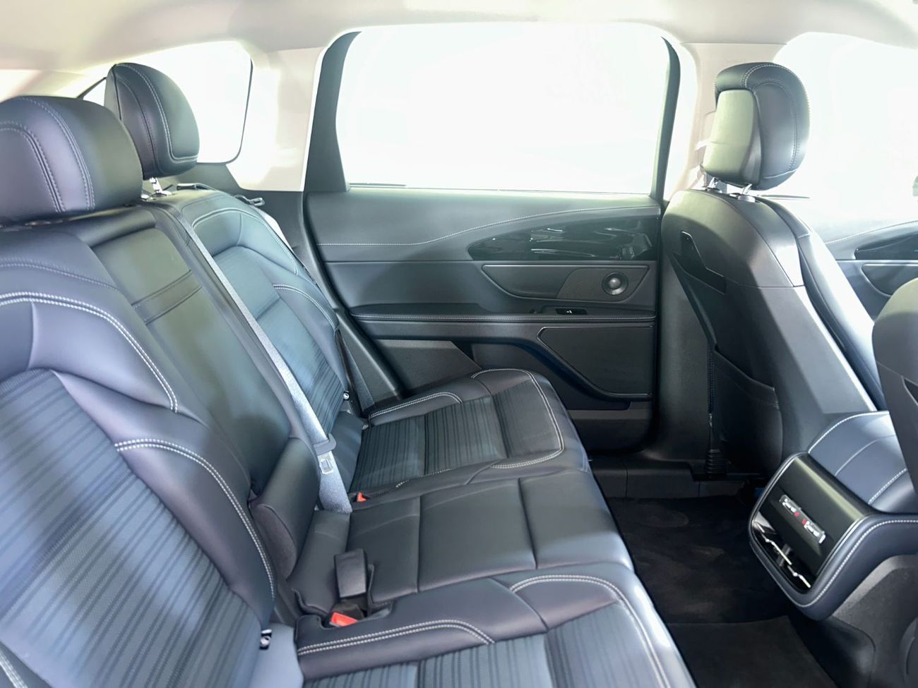 Lincoln Nautilus NAU425H NAUTILUS RESERVE 202A AWD 2.0L FHEV AT