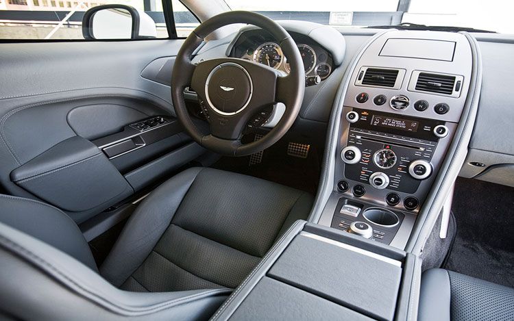 Aston Martin Rapide interior - Cockpit