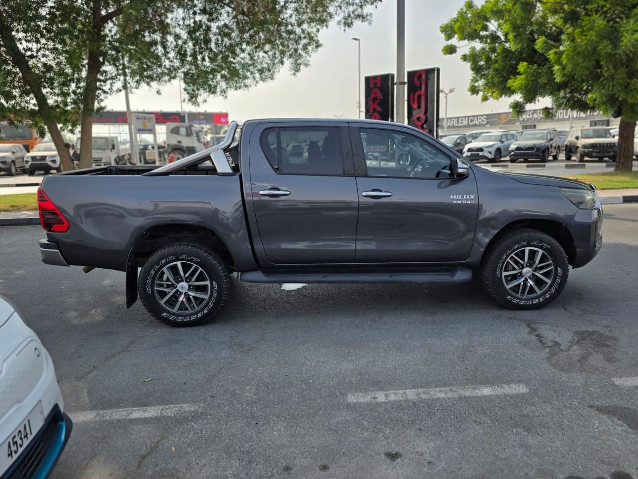 Toyota Hilux diesel 2.8 liter ,right hand drive ,auto transmission ,push start