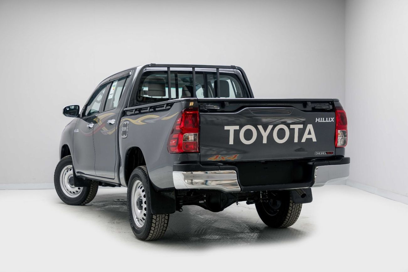 تويوتا هيلوكس 2.4L - Diesel - Manual - Grey Mettalic Inside Black | Export Only