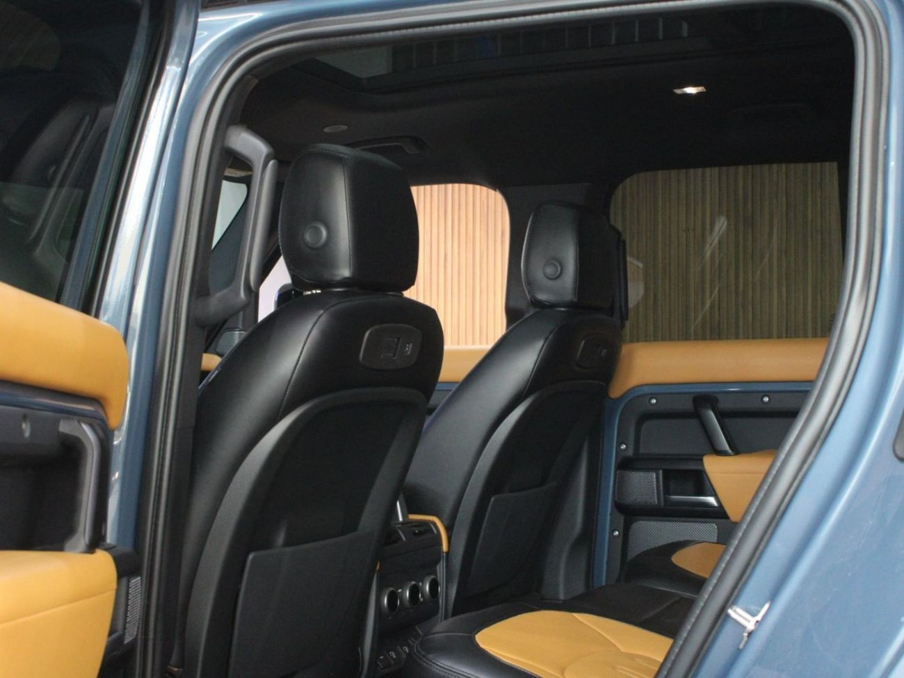 Land Rover Defender 2022 - Land Rover Defender | V6 | GCC specs