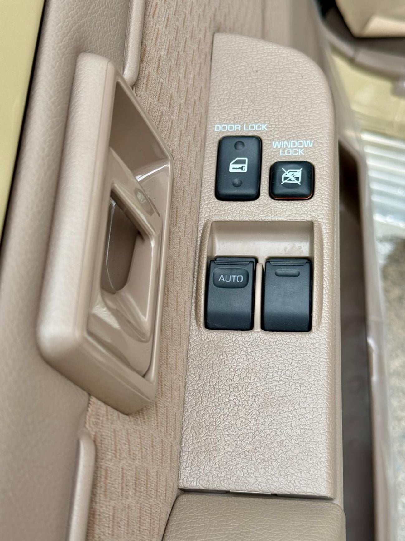 تويوتا لاند كروزر بيك آب SC 4.0L