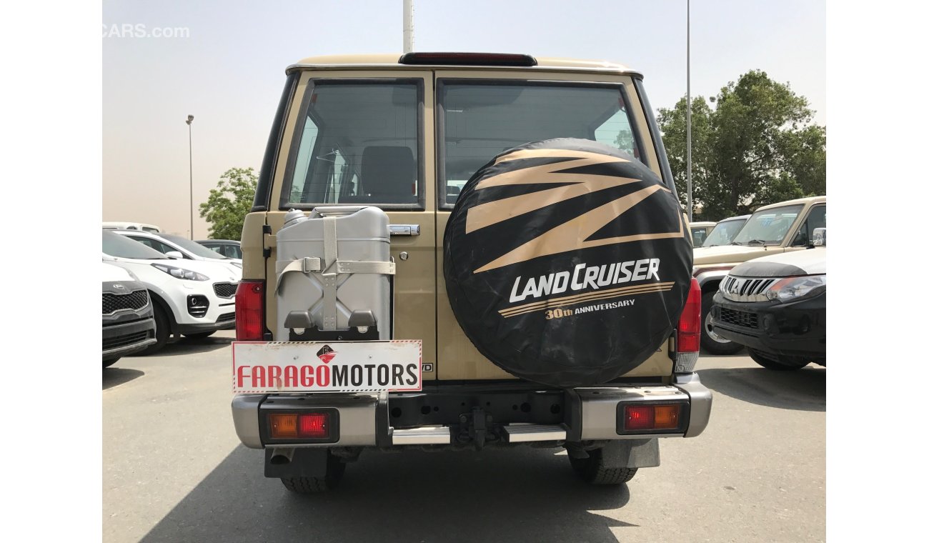 Toyota Land Cruiser GRJ76