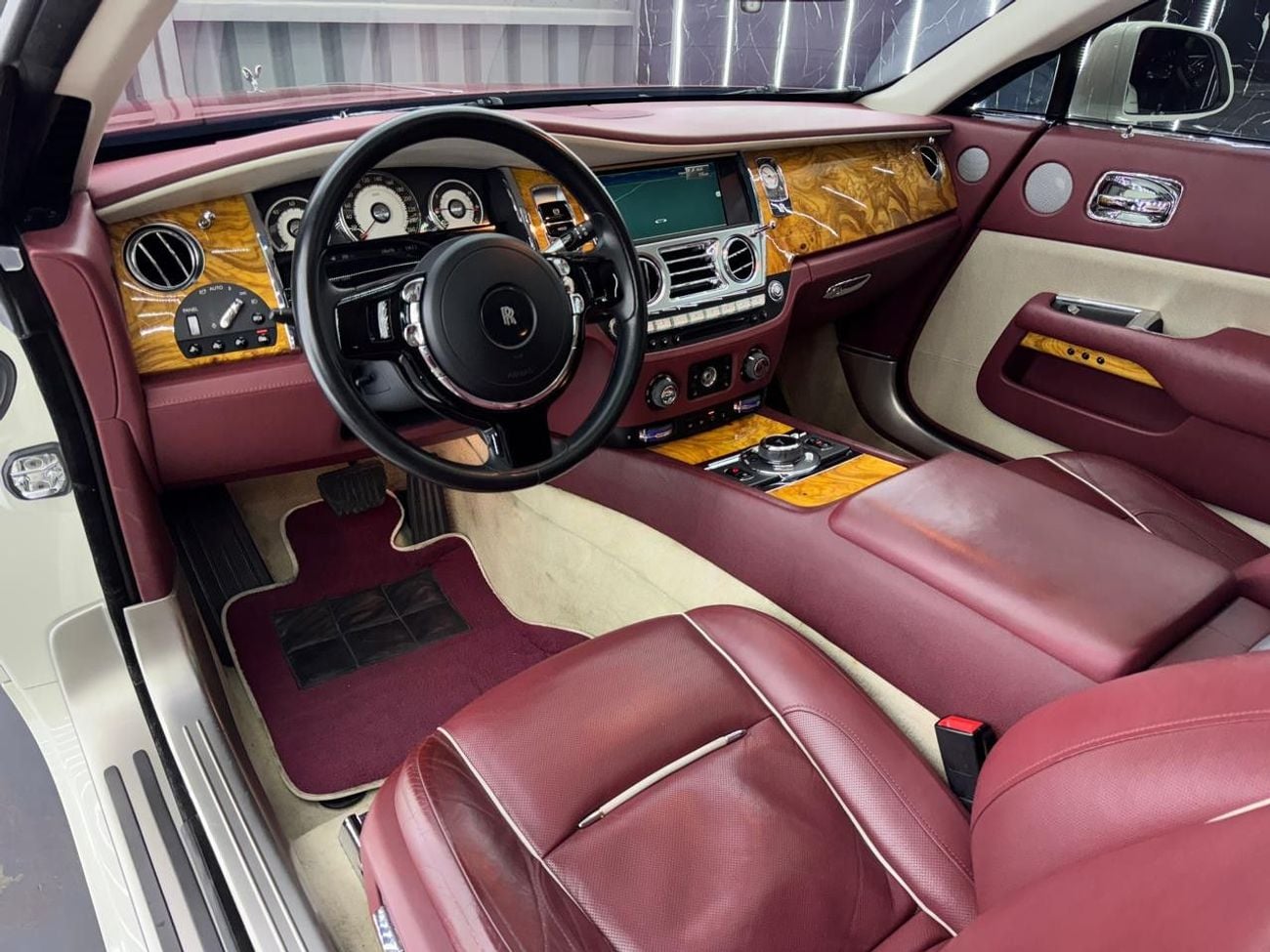 Rolls Royce Wraith STD 6.6L , V12 , RWD