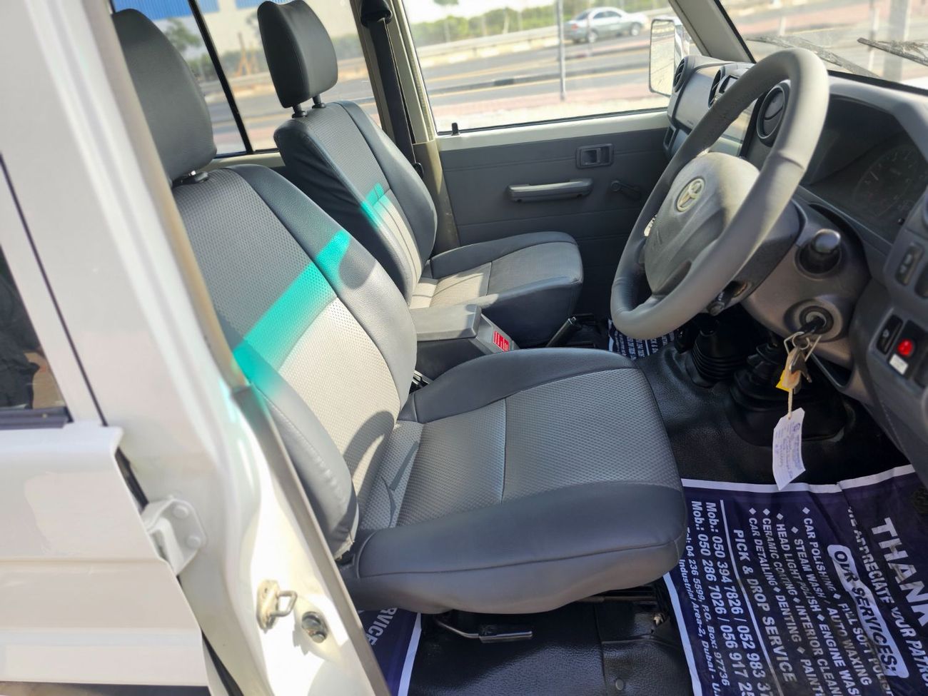 تويوتا لاند كروزر بيك آب Double Cabin-RHD-4.5L-Diesel-Manual-4WD-8 Cylinders-5 Seats-4 Doors