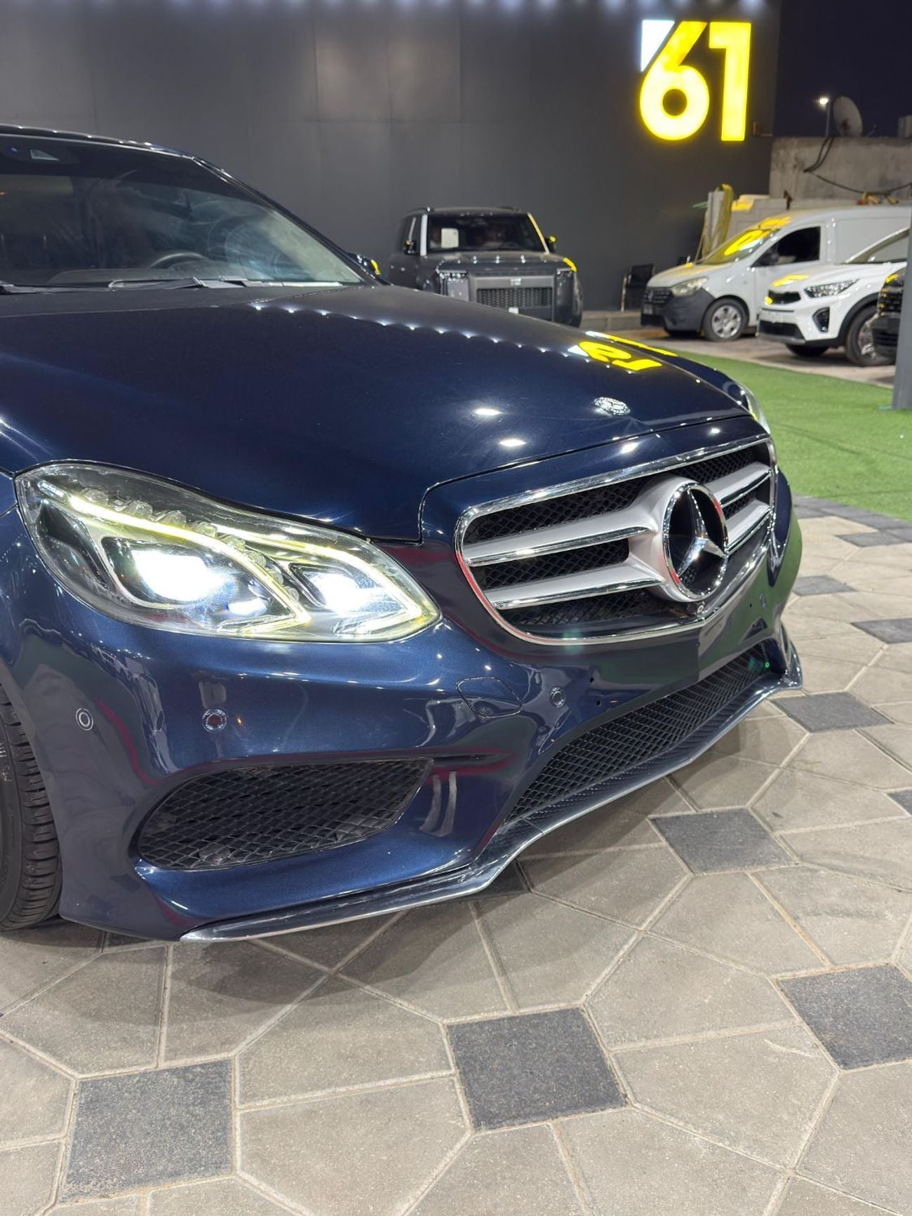 مرسيدس بنز E300 AVANTGARDE SPORT