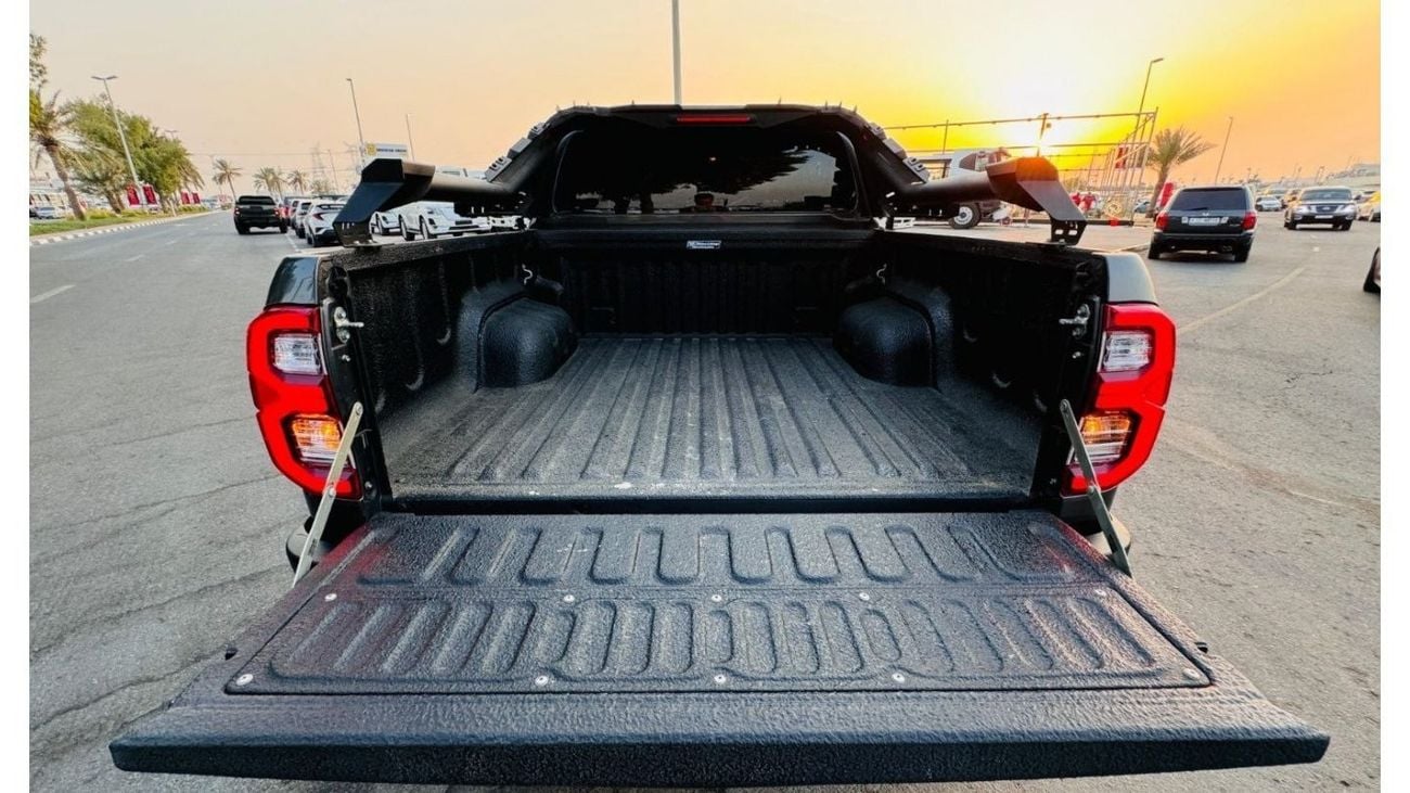 تويوتا هيلوكس -