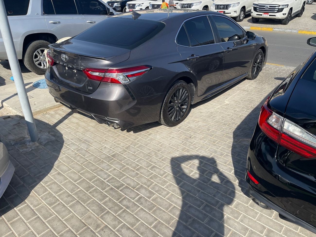 Toyota Camry SE 2.5L (181 HP)