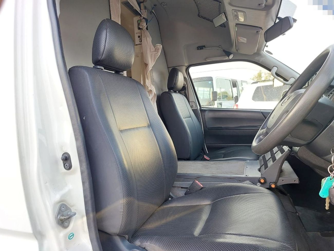 Toyota Hiace TOYOTA HIACE VAN AMBULANCE RHD 2015 MODEL 2.7 L PETROL AUTOMATIC(PM15632)