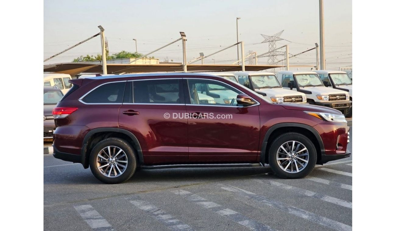 Toyota Highlander 2017 Toyota Highlander XLE 4x4 Full Option 3.5L V6 /