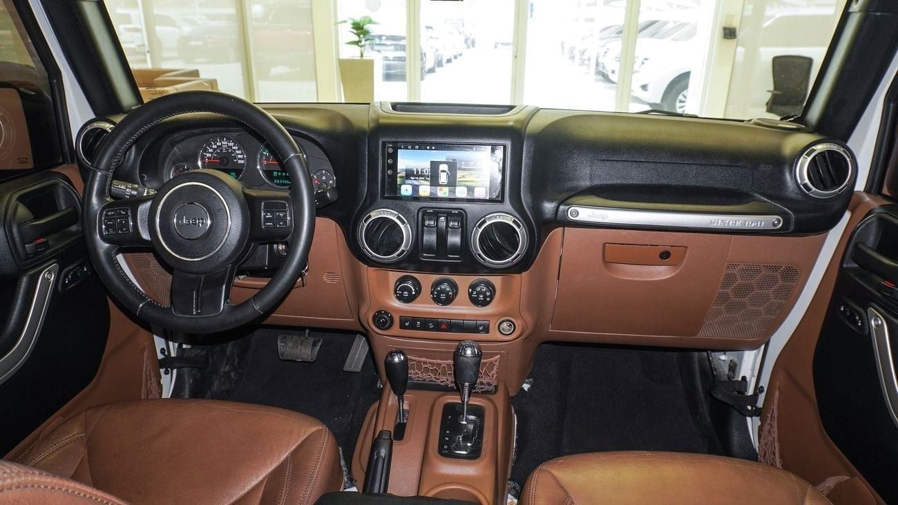 Jeep Wrangler Sahara 3.6L A/T