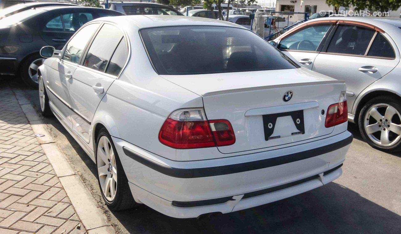 BMW 323 I