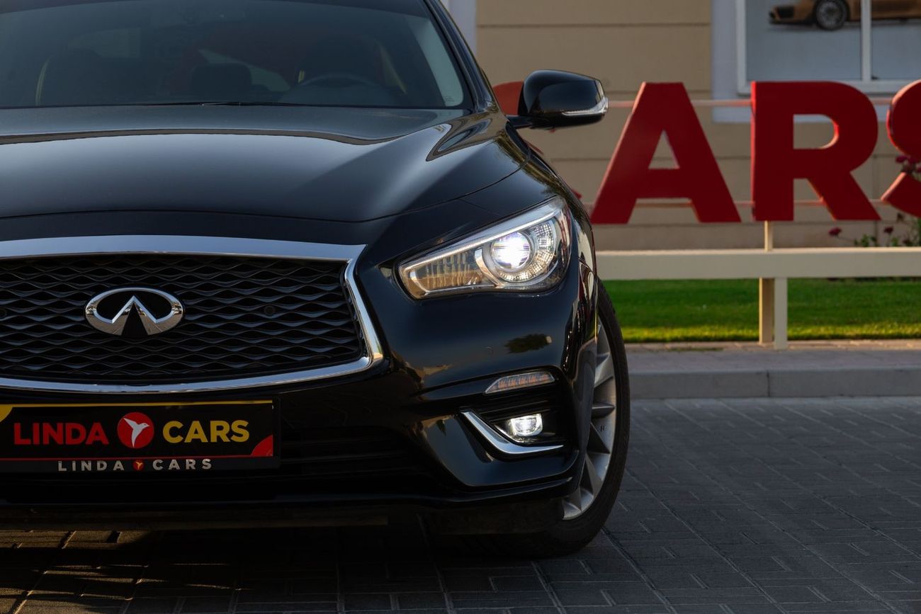 Infiniti Q50 Luxe V37