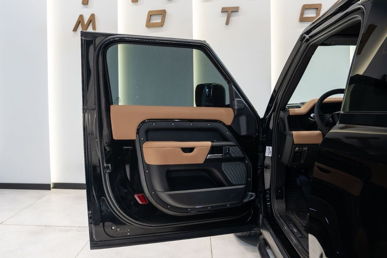 Land Rover Defender 90 P525 - 2022 | AL TAYER | SHORT-WHEEL BASE | V8 EDITION | UNDER WARRANTY | PERFECT CONDITION