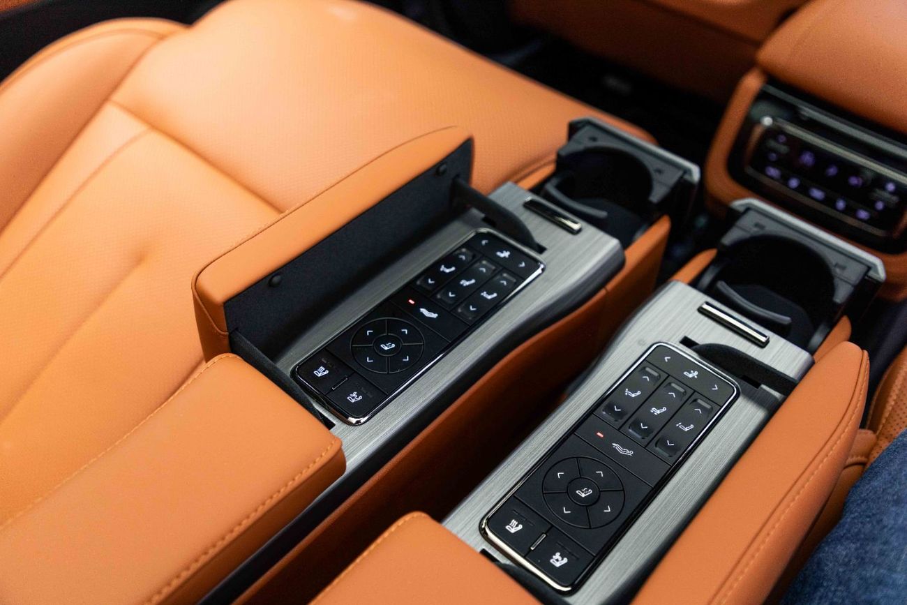 روكس 01 1.5L - Plug-in Hybrid - White Inside Orange | Export Only