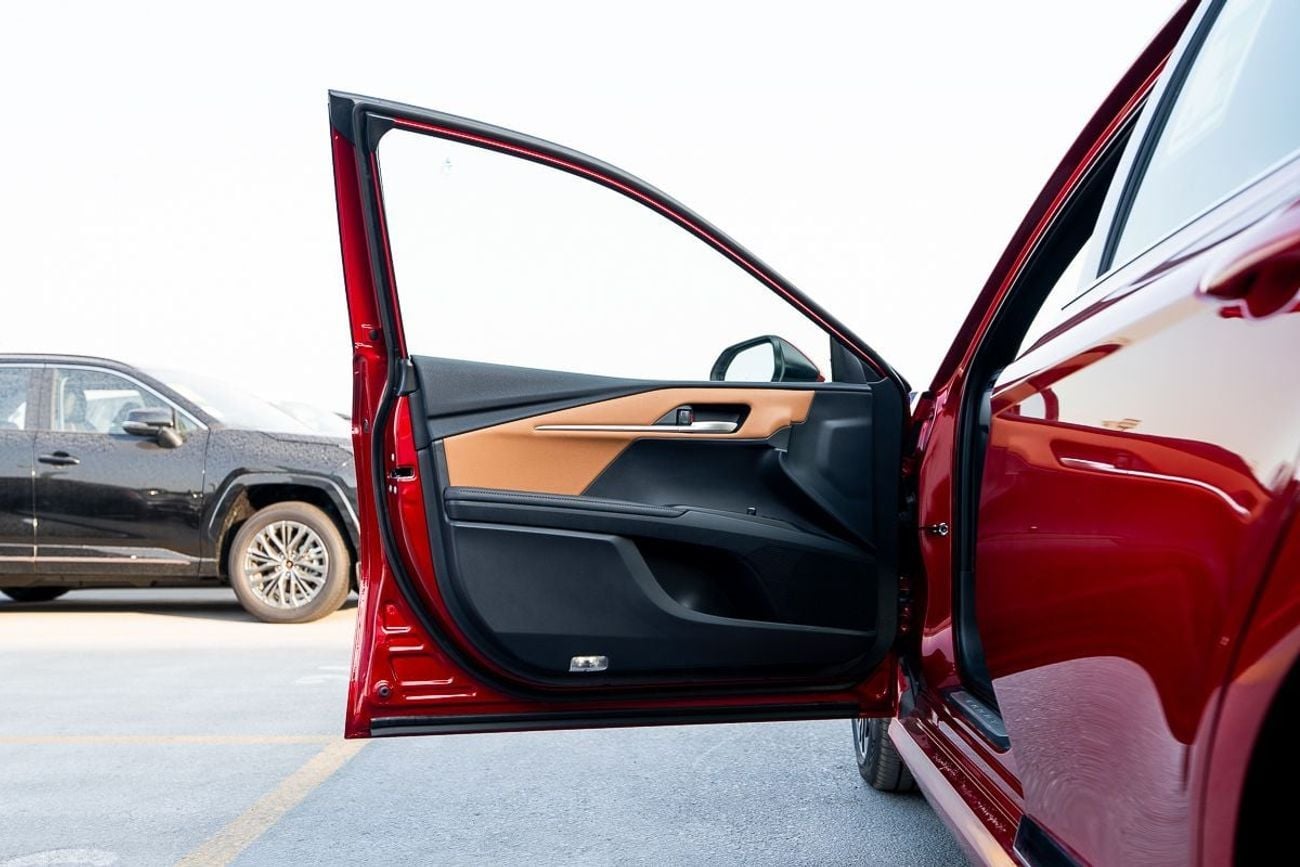 تويوتا كامري Lumiere Hybrid 2.5L Petrol Automatic Transmission 2025