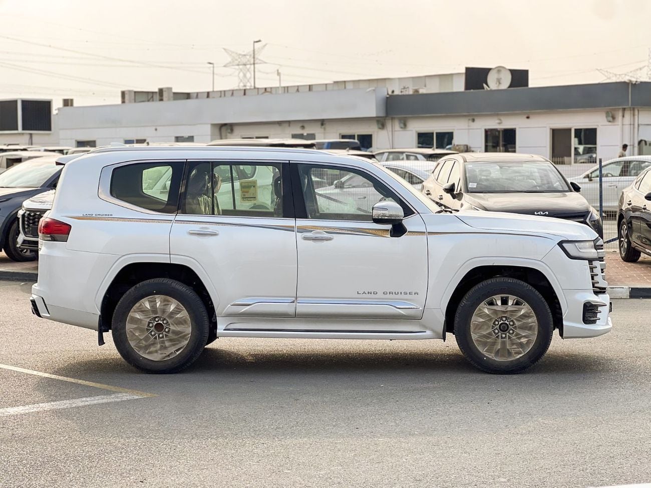 تويوتا لاند كروزر EXPORT ONLY - Toyota LC300 VXR 3.3L DSL (GCC Specification)