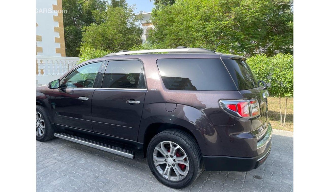 Used GMC Acadia Denali Very good condition 2015 for sale in Dubai 542036
