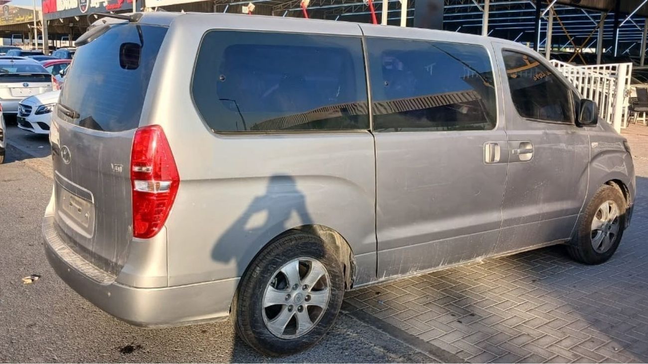 Hyundai H1 Starex