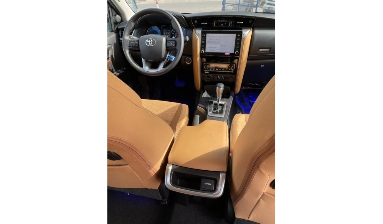 Toyota Fortuner deseil   v4   screen  camera  cool seat heat seat