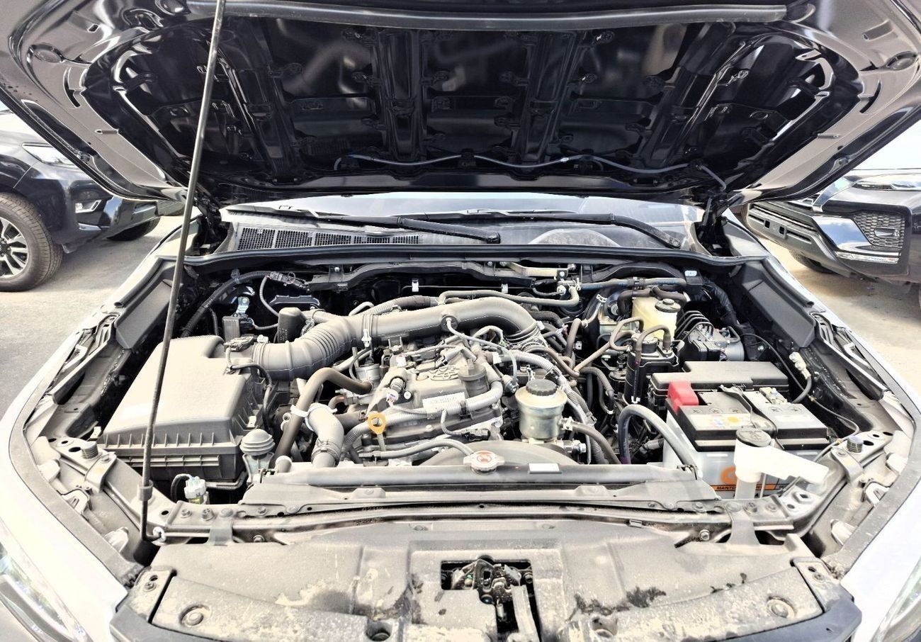 تويوتا فورتونر 2.7L EXR 2025 Black Petrol (Export Only)