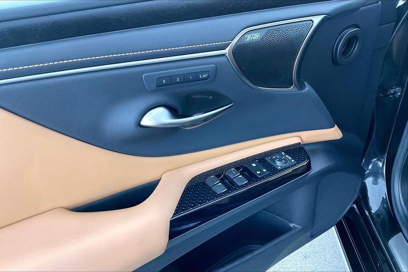 لكزس ES 350 Platinum | National Day Celebration | شامل الضمان | 0 ﺪﻔﻋﺓ ﺃﻮﻟﻯ