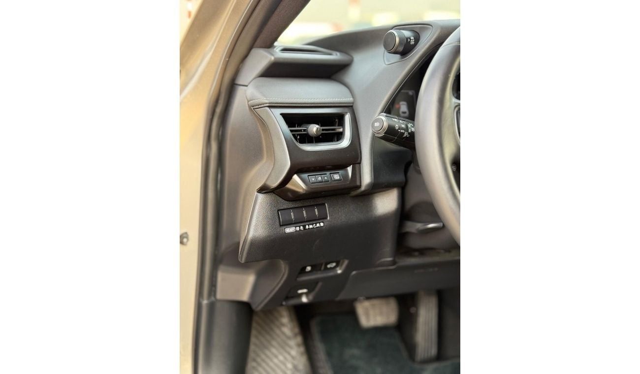 Lexus UX250h LEXUS UX250 Hybrid Premium