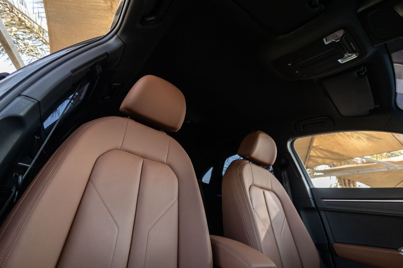 أودي Q3 40 TFSI quattro S Line 2.0L SUV Coupe