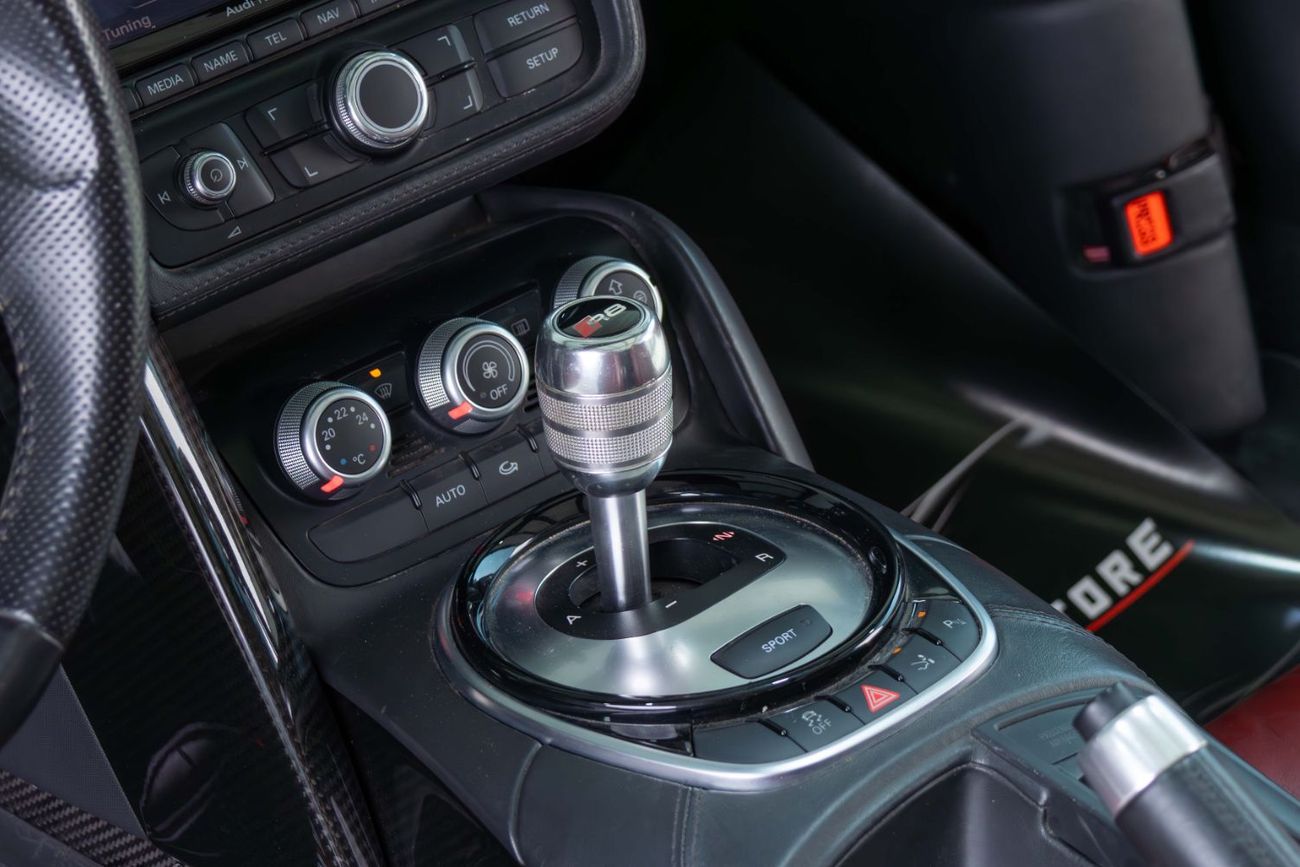 Audi R8 Spyder FSI 4.2L (430 HP) GCC-V8 Naturally Aspirated-Red Interior-Bang Olufsen Sound System