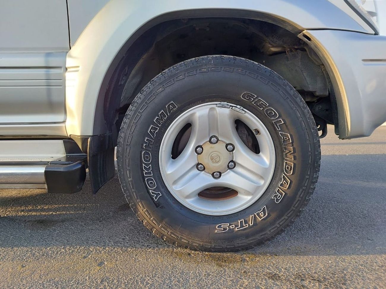 Toyota Land Cruiser TOYOTA LAND CRUISER PRADO SUV RHD 2001 MODEL 2.7 L PETROL AUTOMATIC(PM47611)