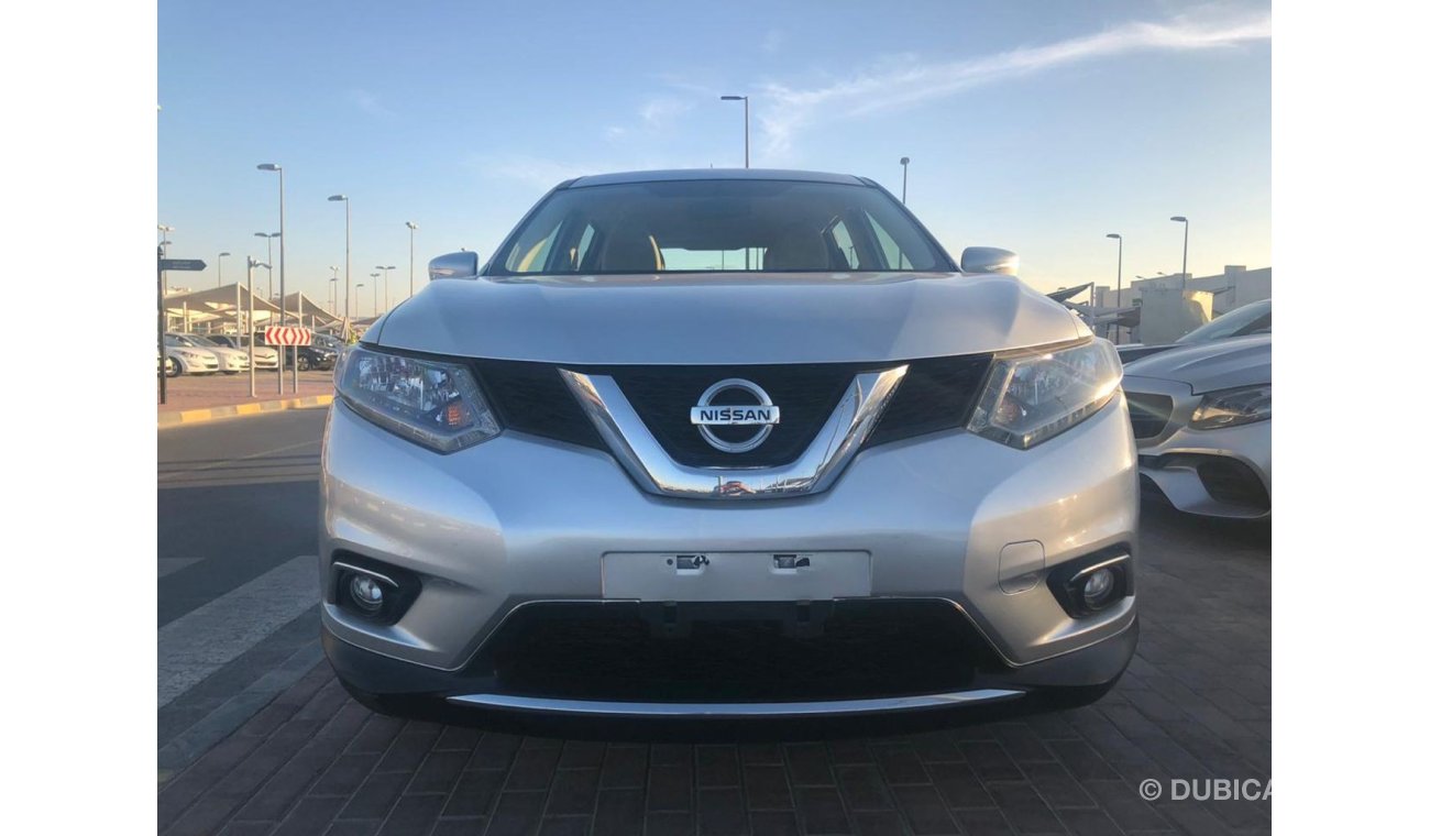 Nissan X-Trail Nissan extra  model 2015 GCC car prefect condition full option low mileage