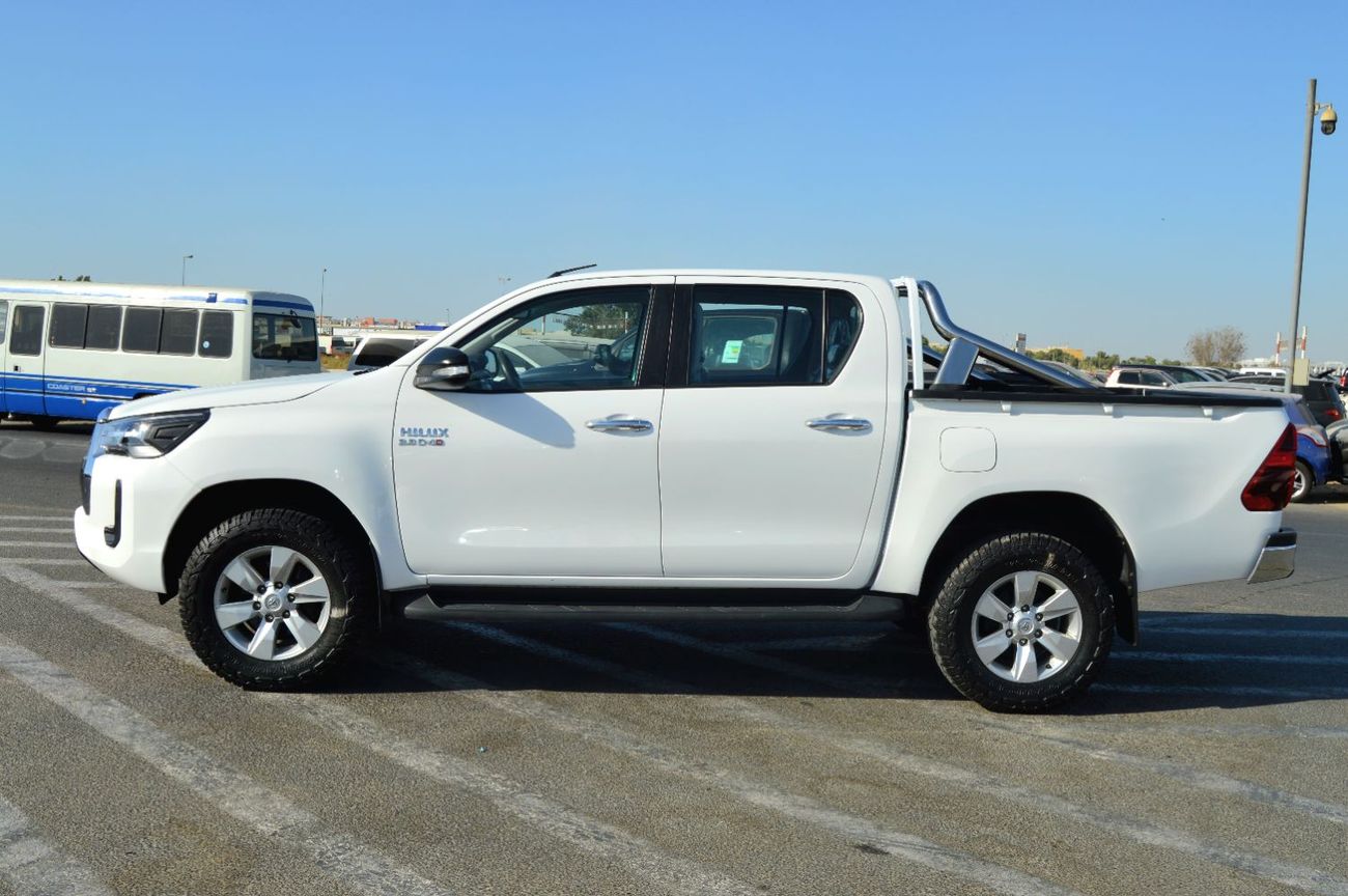 تويوتا هيلوكس Double cabin 2.8L, perfect inside and outside