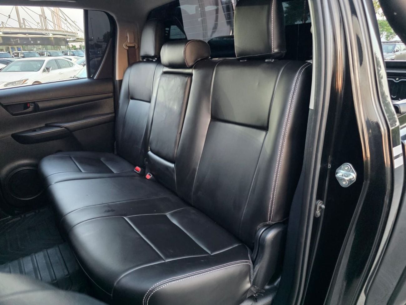 Toyota Hilux DOUBLE CABIN | RHD | 2.8 DIESEL ENGINE | 4WD | AT