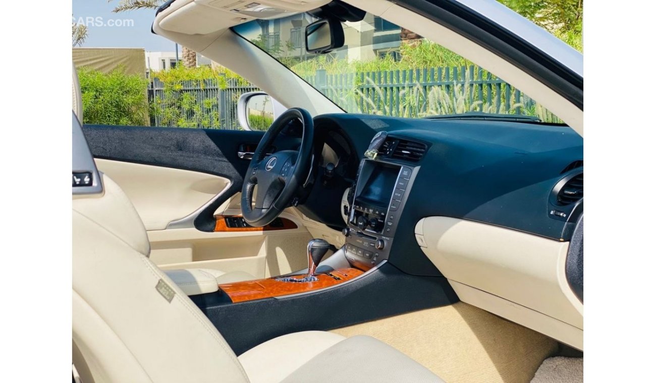 Lexus IS300 Lexus IS 300C || GCC || Hard top Convertible || Very Well Maintained