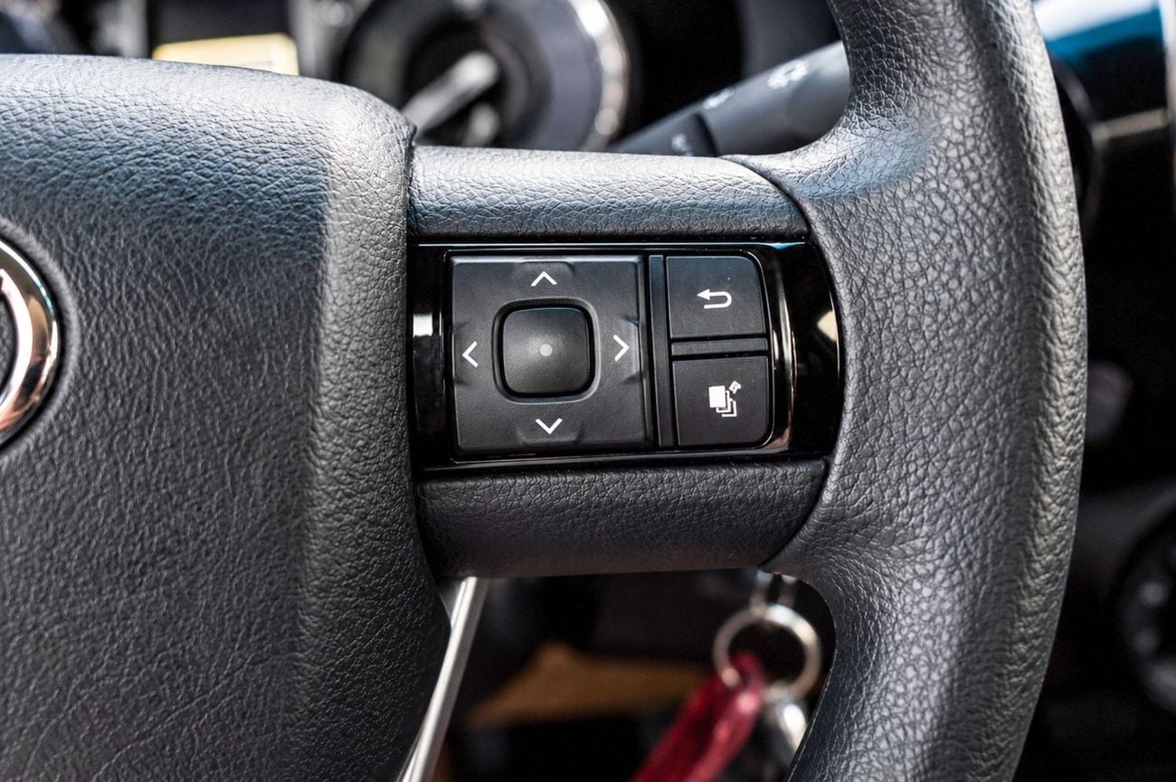 Toyota Hilux GLX 2.7L, 4-Cylinder, 16-Valve Petrol