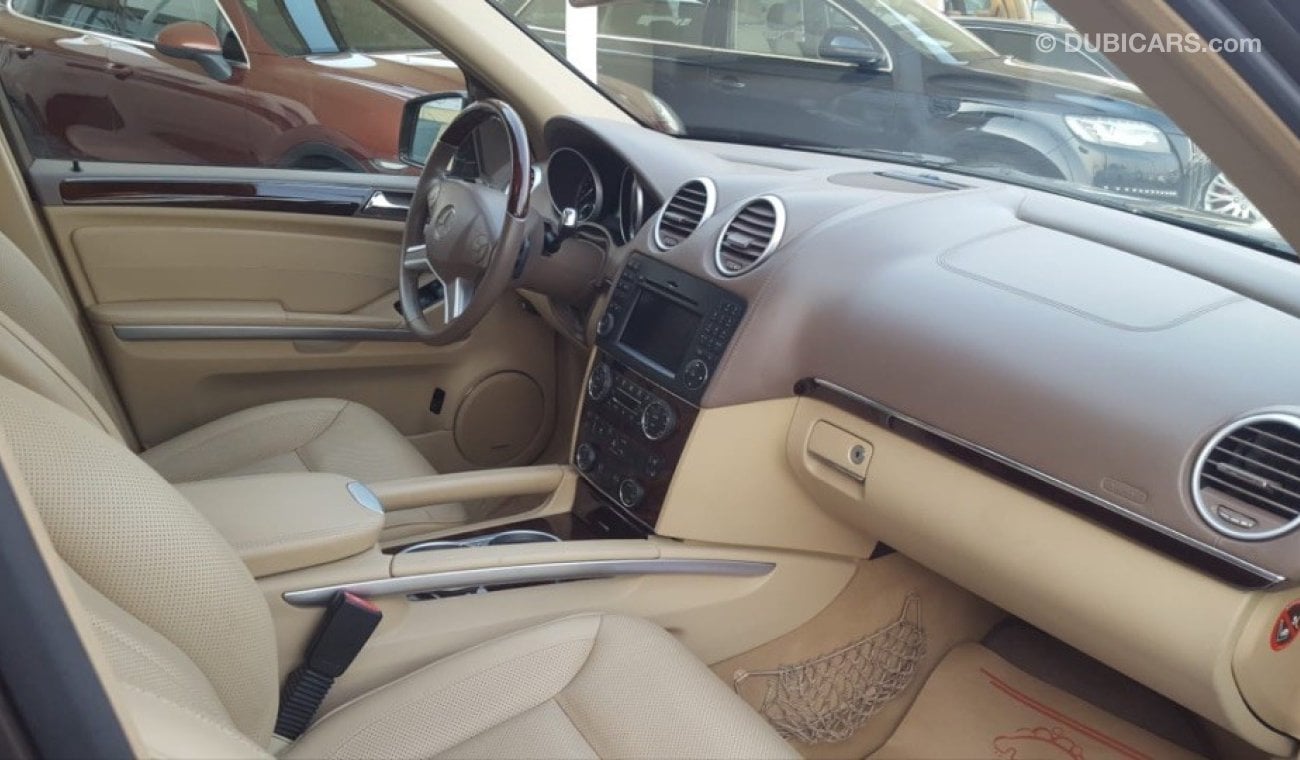 Mercedes-Benz GL 500 2012 GCC car  prefect condition no need any maintenance low mileage 100thous