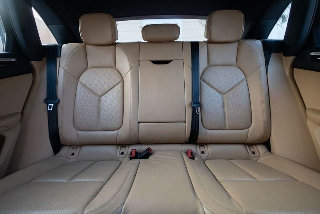 Porsche Macan Std 2.0L (252 HP) Porsche Macan 2018 GCC under Warranty with Flexible Down-Payment.