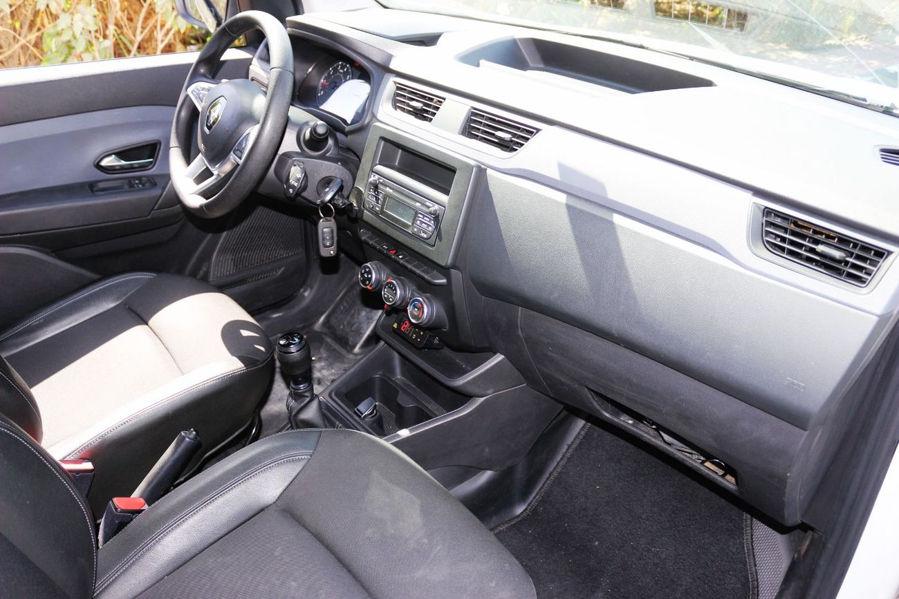 Renault Express RENUALT EXPRESS WITH CHILLER 2023 GULF SPACE