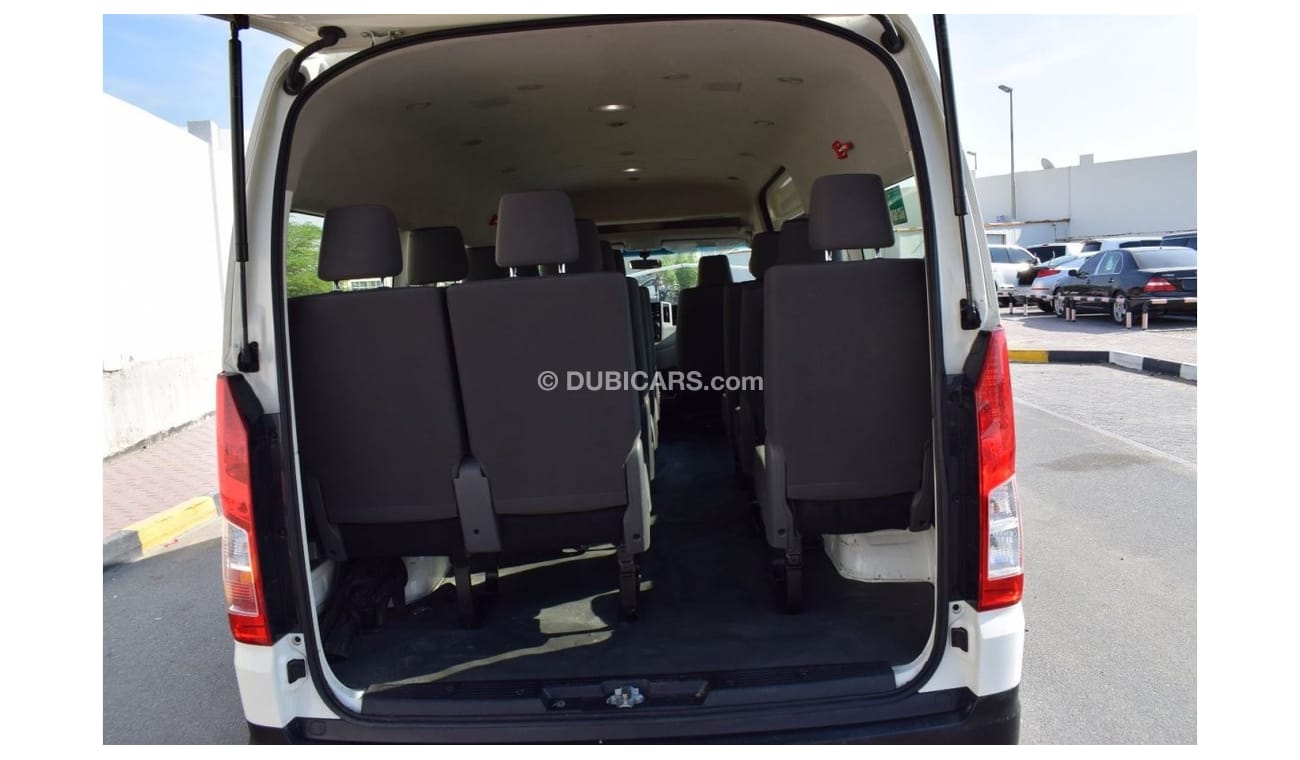 Toyota Hiace Commuter GL High Roof Toyota Hiace Highroof 3.5L 13 Seater Bus A/T , Model:2021. Only done 57000 km