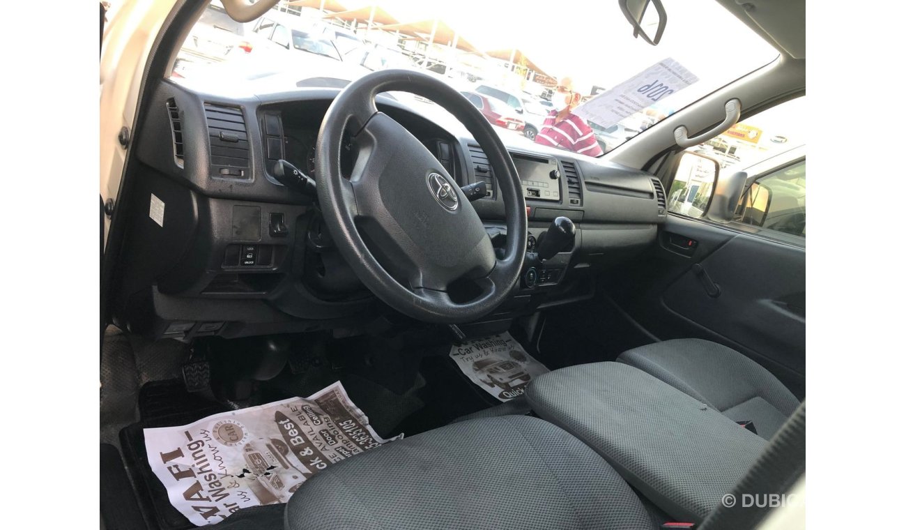 تويوتا هاياس Toyota Hiace Passenger van 15 str,model:2016. Free of accident