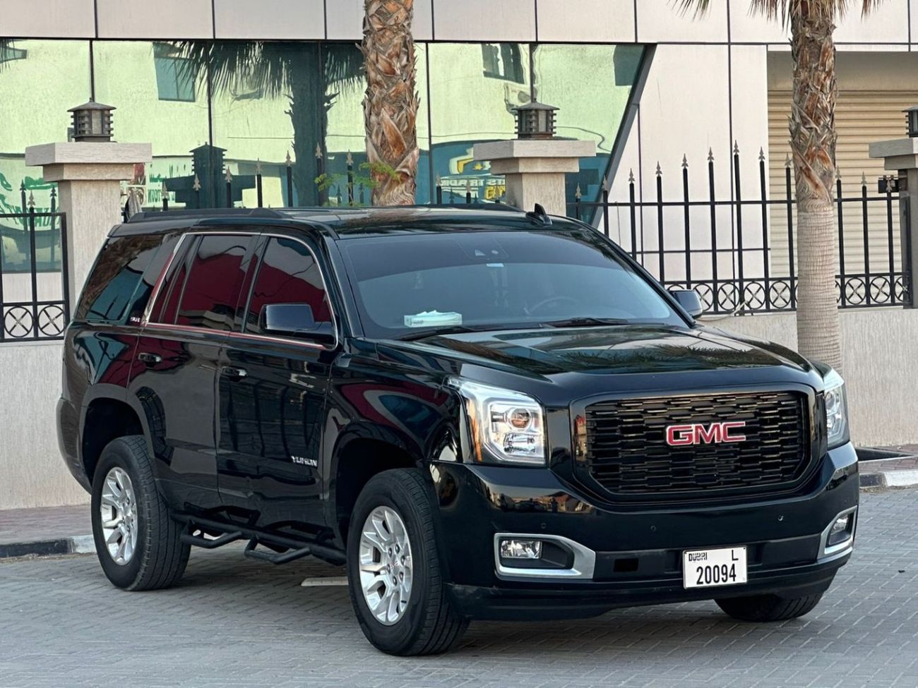 جي أم سي يوكون SLE 5.3L 4WD (8 Seater)